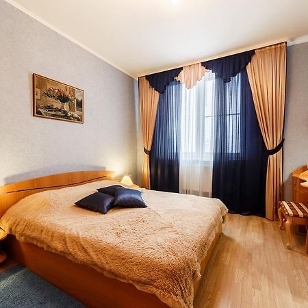 Apartment Domashny Uyut Na Belinskogo 41 Luxe JJekaterinburg Eksteriør bilde